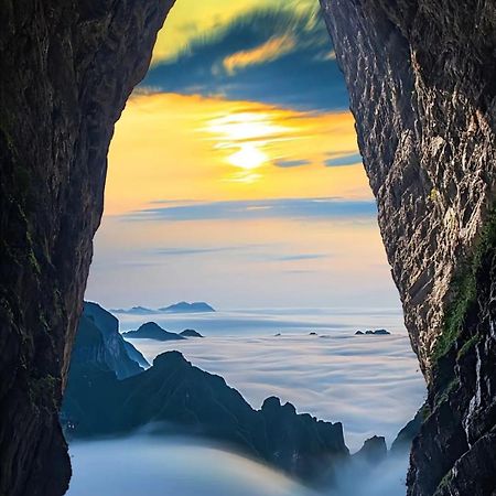 Patio Spring Holiday Inn -- Free Round Trip Pick-Up Service --Panoramic View Of Tianmen Mount Zhangjiajie Eksteriør bilde