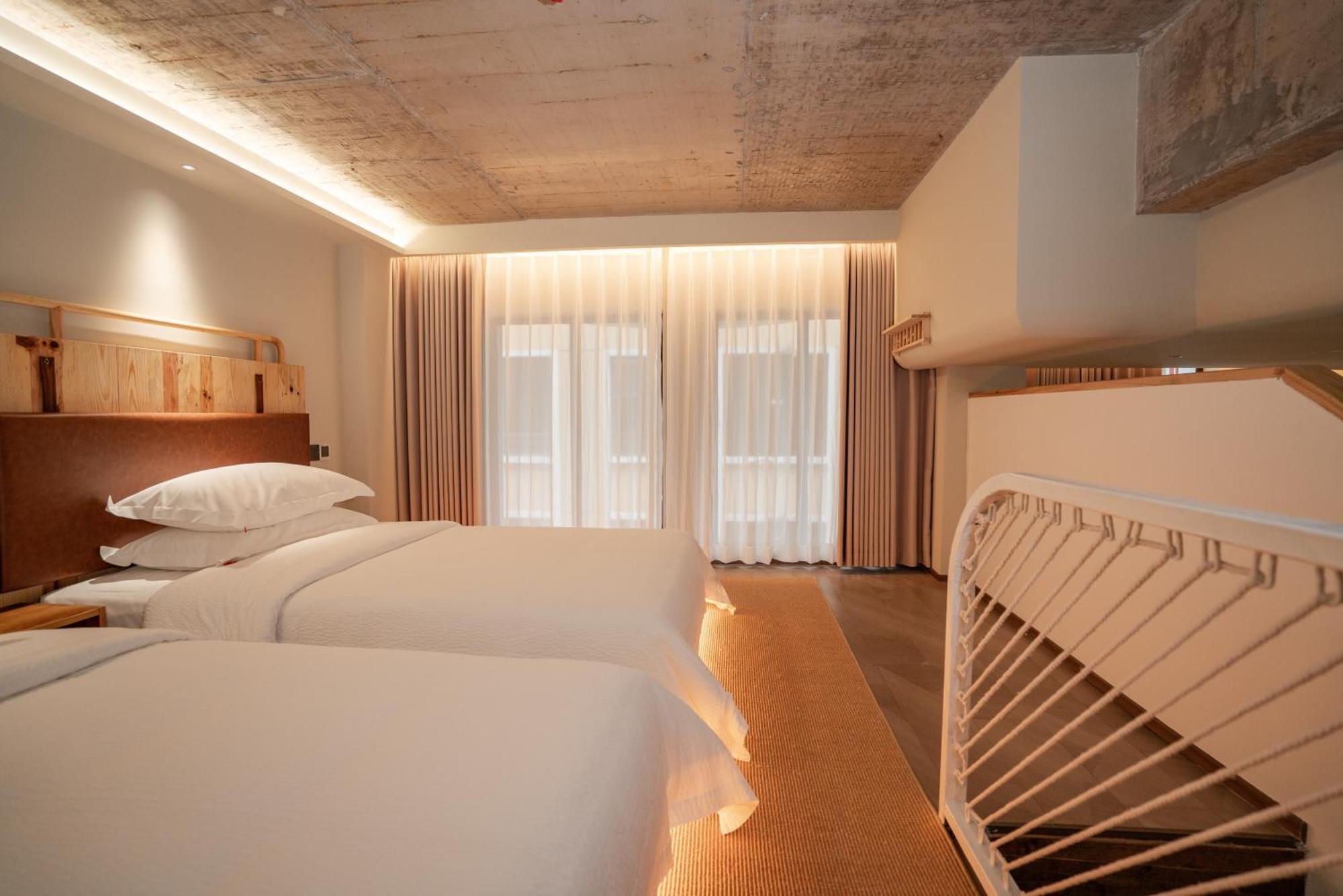 Patio Spring Holiday Inn -- Free Round Trip Pick-Up Service --Panoramic View Of Tianmen Mount Zhangjiajie Rom bilde