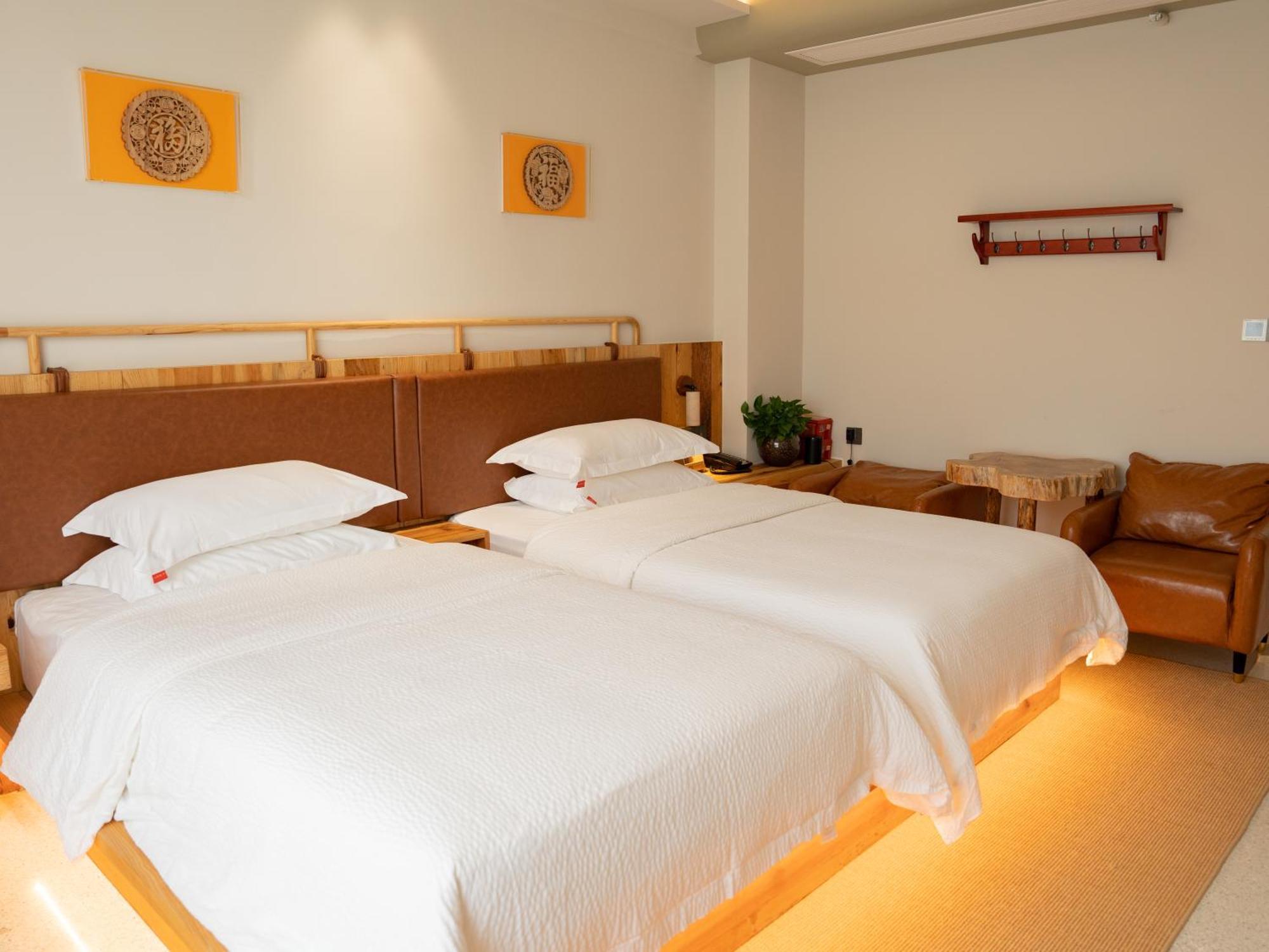 Patio Spring Holiday Inn -- Free Round Trip Pick-Up Service --Panoramic View Of Tianmen Mount Zhangjiajie Eksteriør bilde
