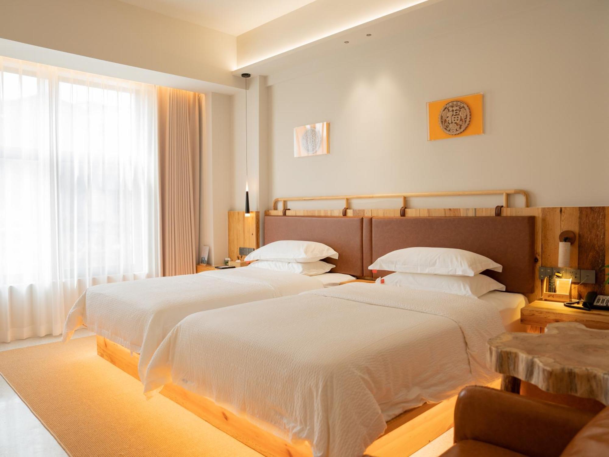 Patio Spring Holiday Inn -- Free Round Trip Pick-Up Service --Panoramic View Of Tianmen Mount Zhangjiajie Eksteriør bilde