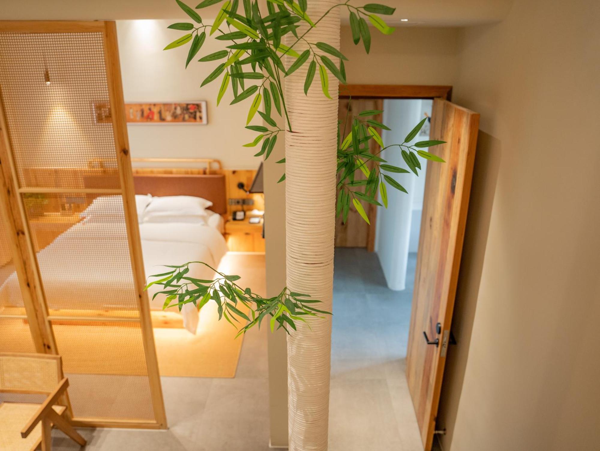 Patio Spring Holiday Inn -- Free Round Trip Pick-Up Service --Panoramic View Of Tianmen Mount Zhangjiajie Eksteriør bilde